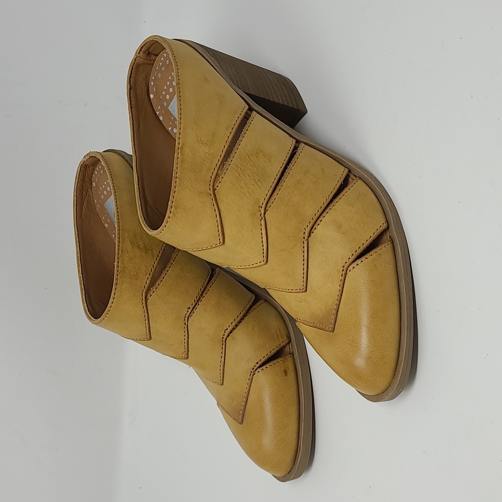 Dolce Vita Leather Slip On Block Heel Mules Tan Brown Size 7.5